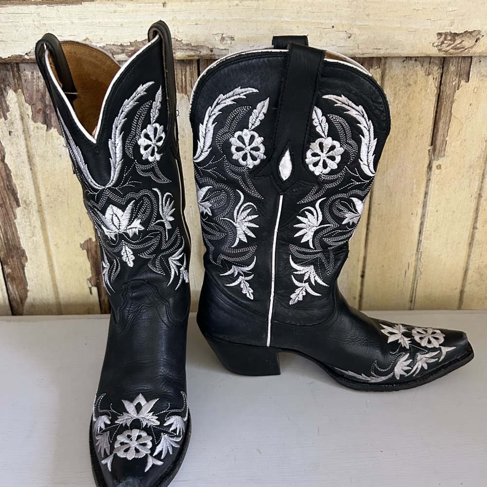 Tony Lama black leather embroidered  mid-calf boots 7